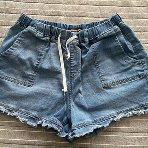 Dollhouse brand denim shorts. Size XL (fits a 10-12). Has some stretch.
